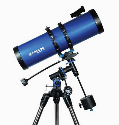 who invented the reflector telescope